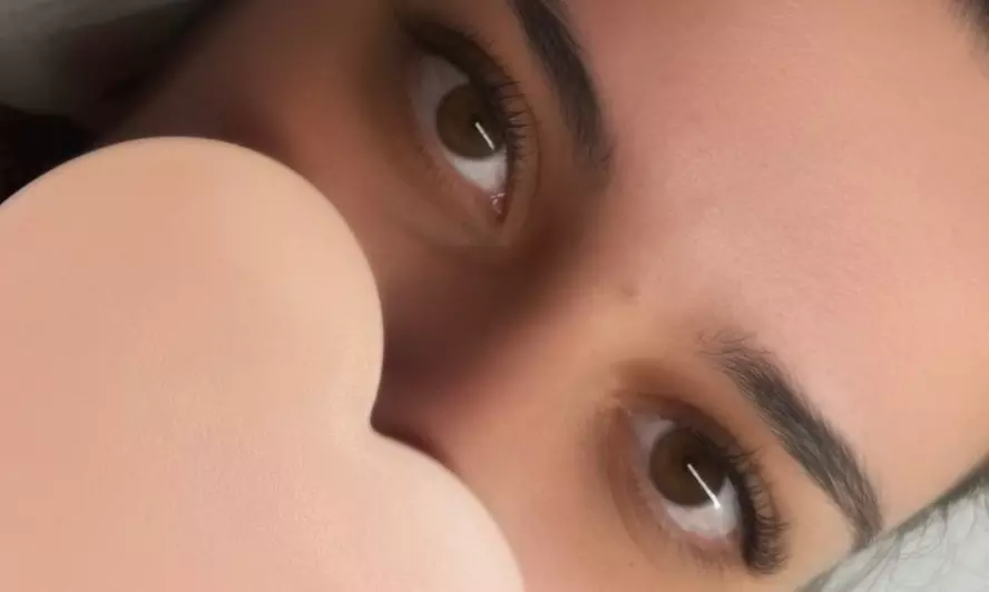 Beauté du regard : extensions de cils au choix ou browlift