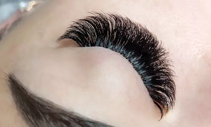Achieve Glamorous Lashes with Eyelash Extensions