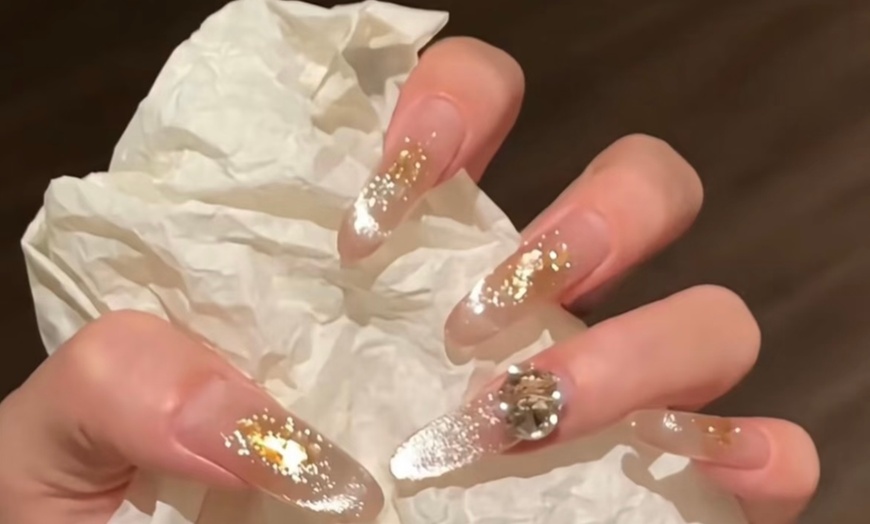 Image 6: Get Stunning Nails with Cat Eye, Mirror Chrome Gel Manicure Pedicure
