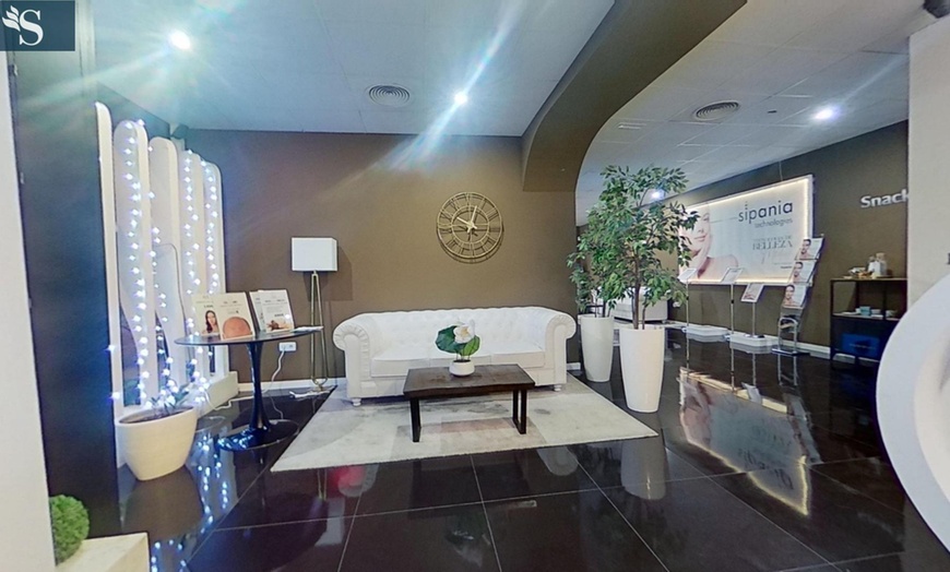 Image 3: ¡Labios definidos! Relleno labial con infiltración de 1 o 2 viales