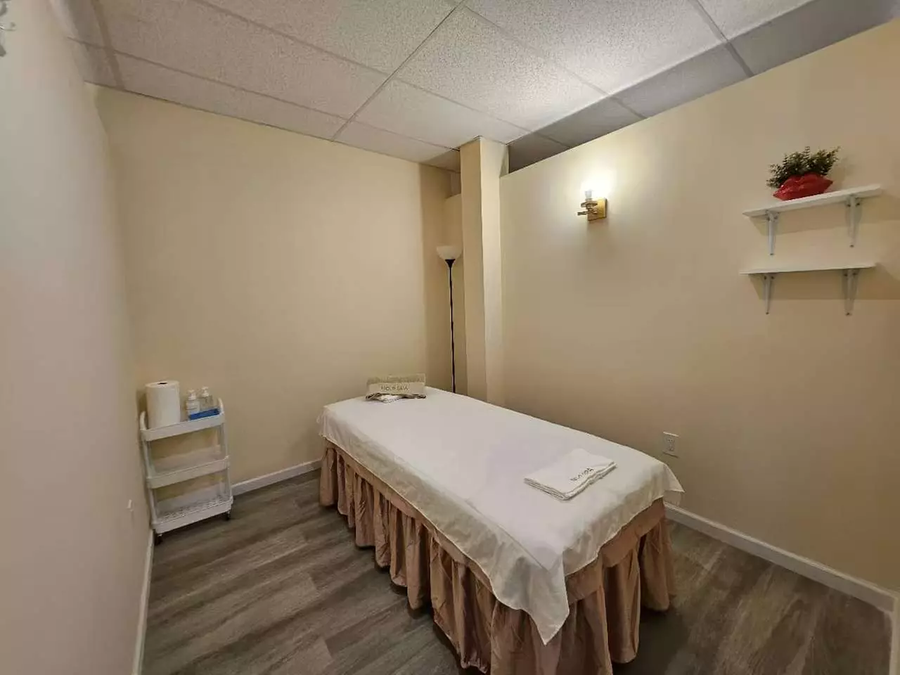 Blissful Escape Awaits: Deluxe Bodywork or Foot Reflexology Package