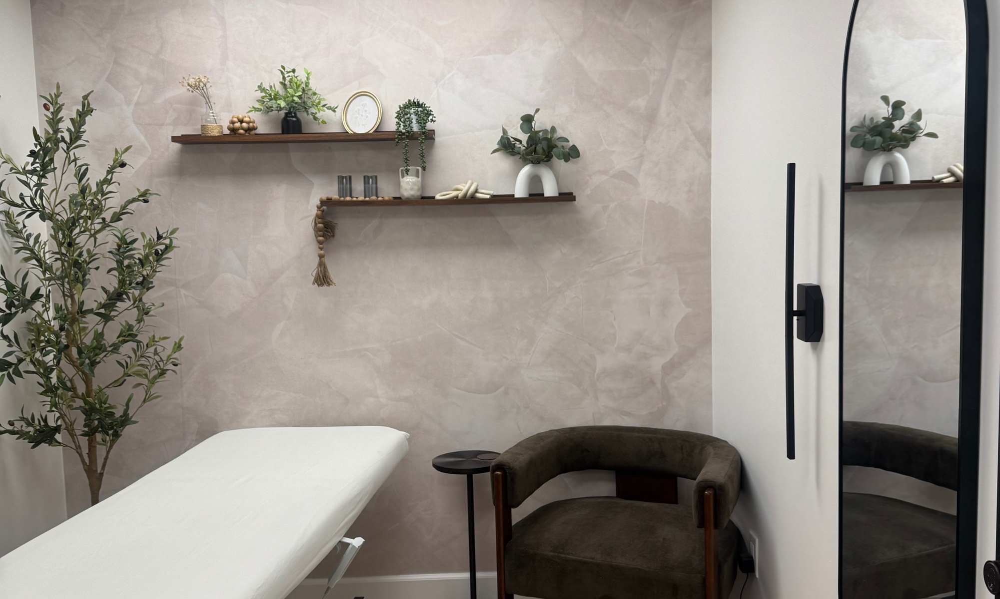 Professional Waxing Services for Smooth, Lasting Results