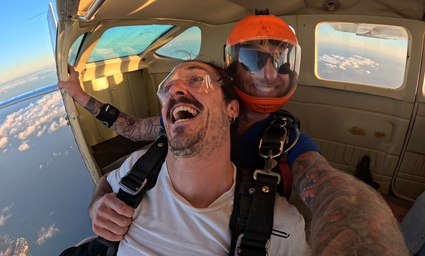 Image 4: Salto en paracaídas y caída libre desde 3000 m con iJump Gran Canaria