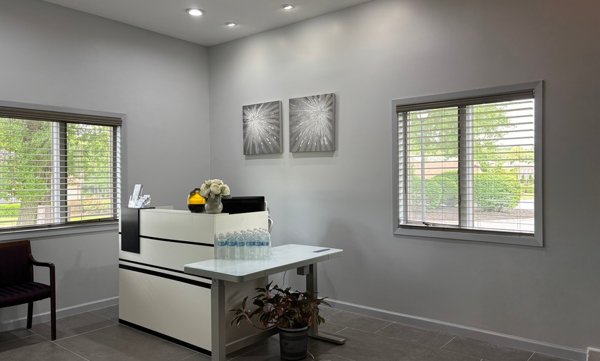 Image 3: Enjoy a 60 or 90-Min Lymphatic Drainage Massage w/ a Red Light Session