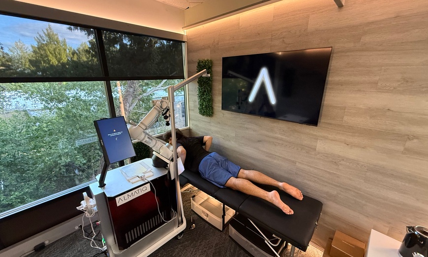 Image 7: Relax with 30, 45 or 60-Minute Classic AI Enhanced Massage at ALMATIQ