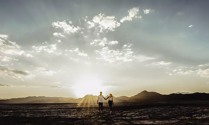 Outdoor Engagement Photography Sessions for Special Moments