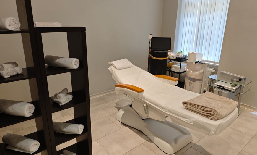 Image 5: Laserhaarentfernung an 3 oder 5 kleinen oder großen Zonen nach Wahl