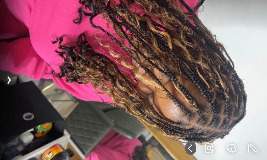 Image 2: Transform Your Hair with Small, Medium, / Large Knotless Braid Session