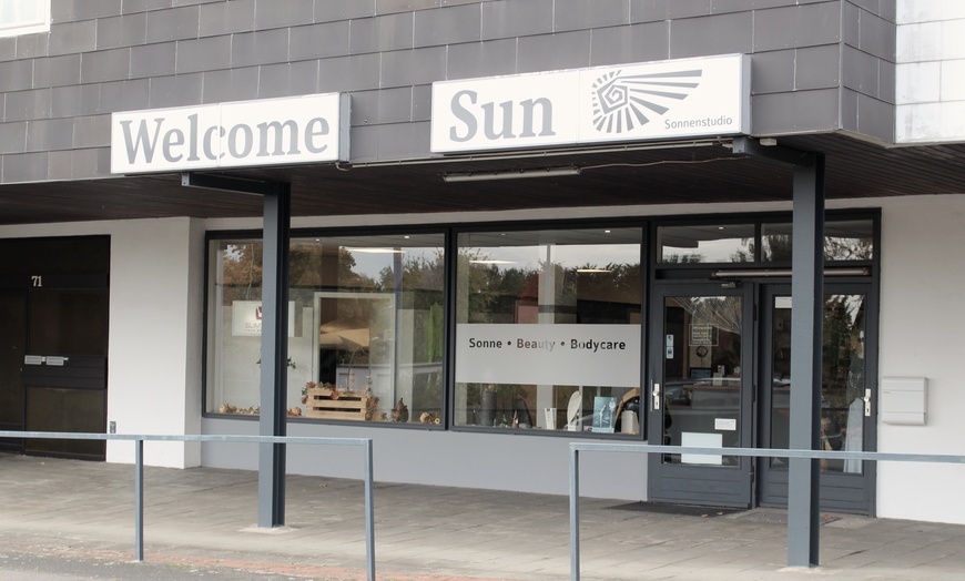 Image 2: 1 - 5 Sitzungen Slimyonik Bodystyler oder LED-Maske Liftmee