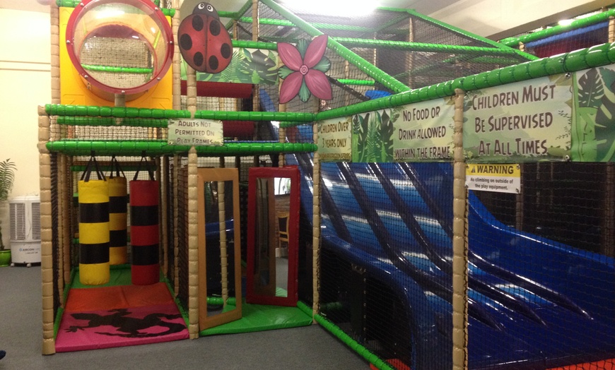 Image 2: Dive Into Adventure: Mid Week Kids Pass