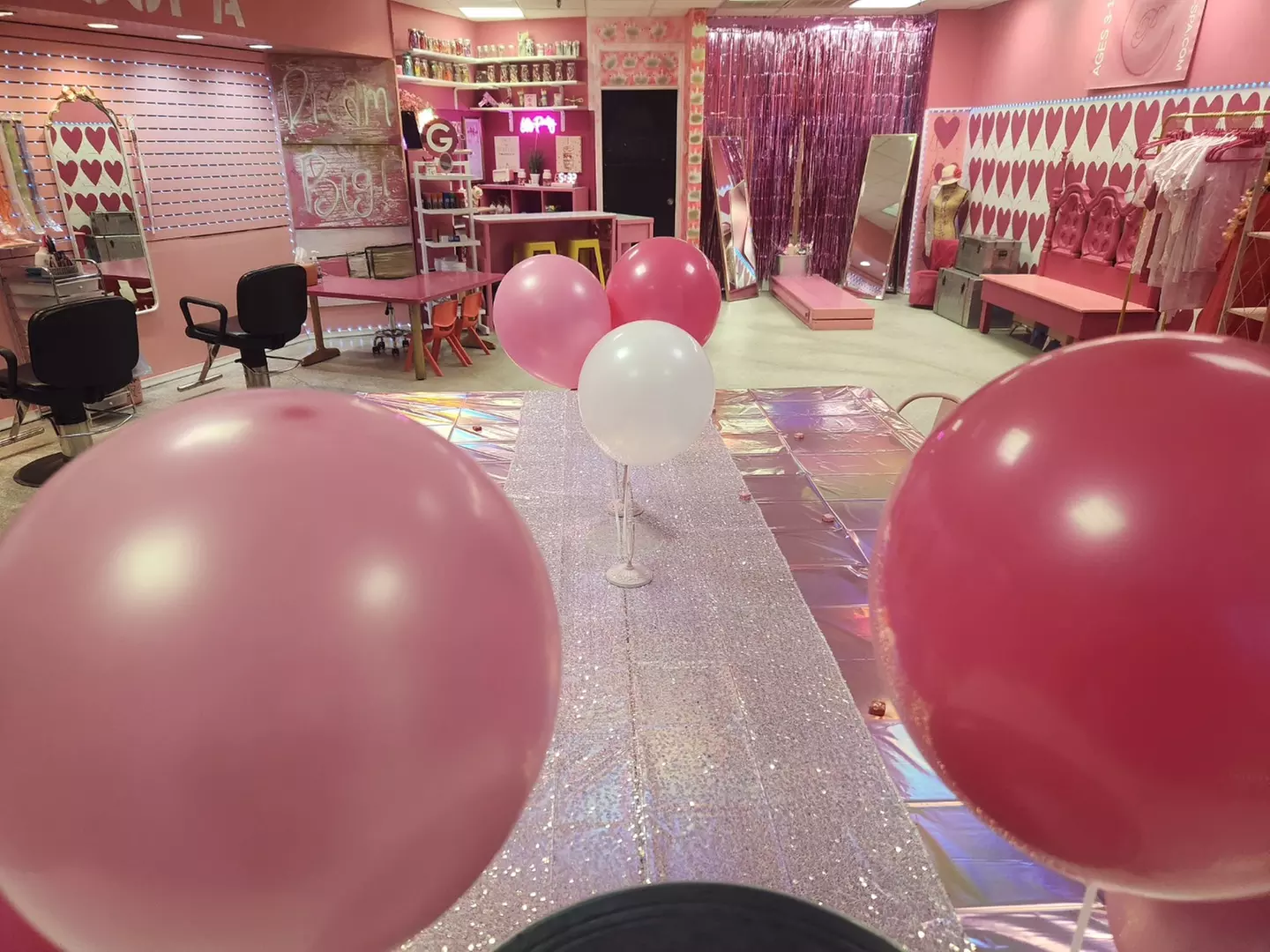 Kid-focused Spa: Mini Glam, Craft & Color and Swiftie Sparkle Party
