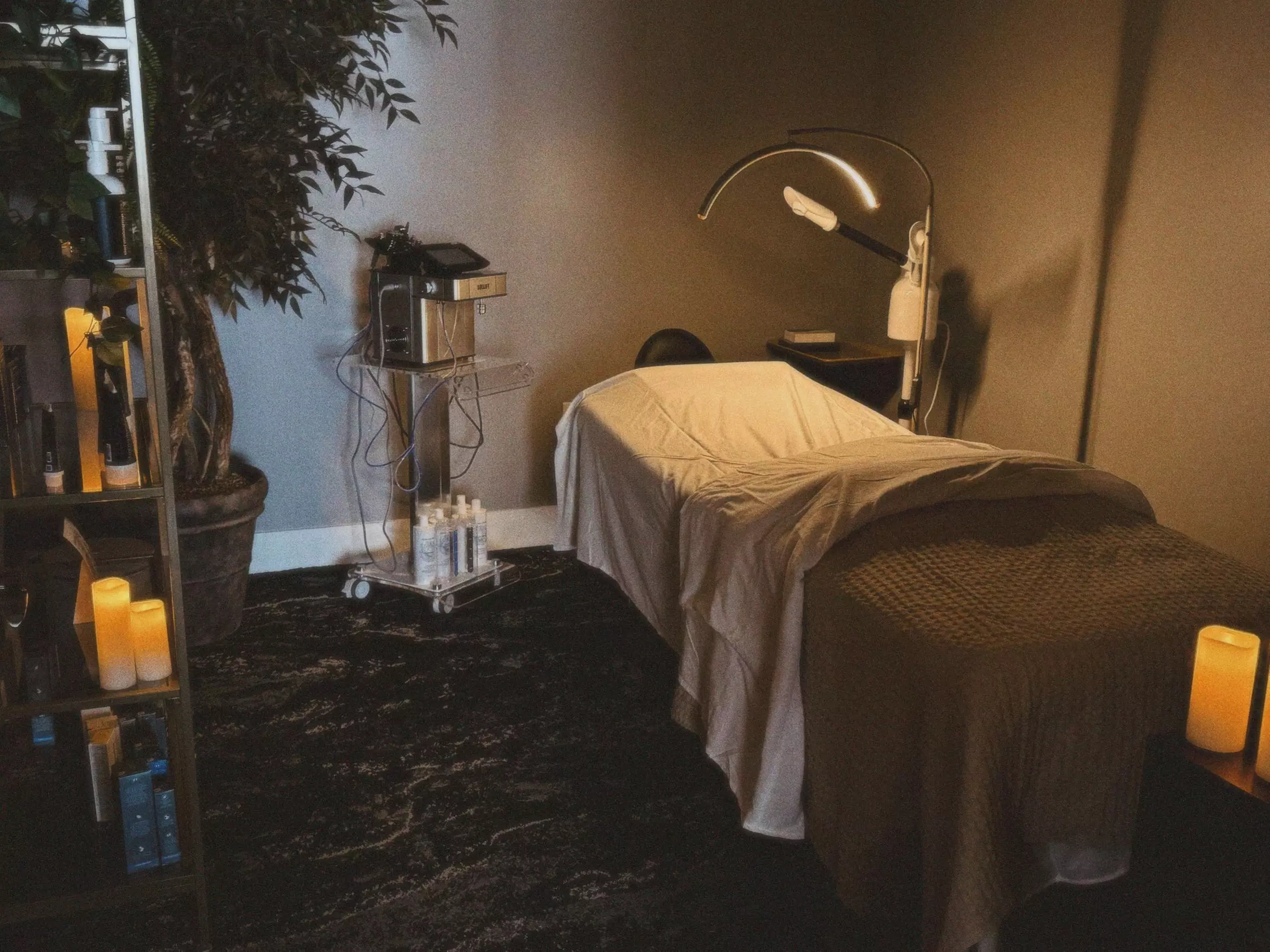 Revitalize Your Skin with upto Three 90-minute Hydrafacials Sessions