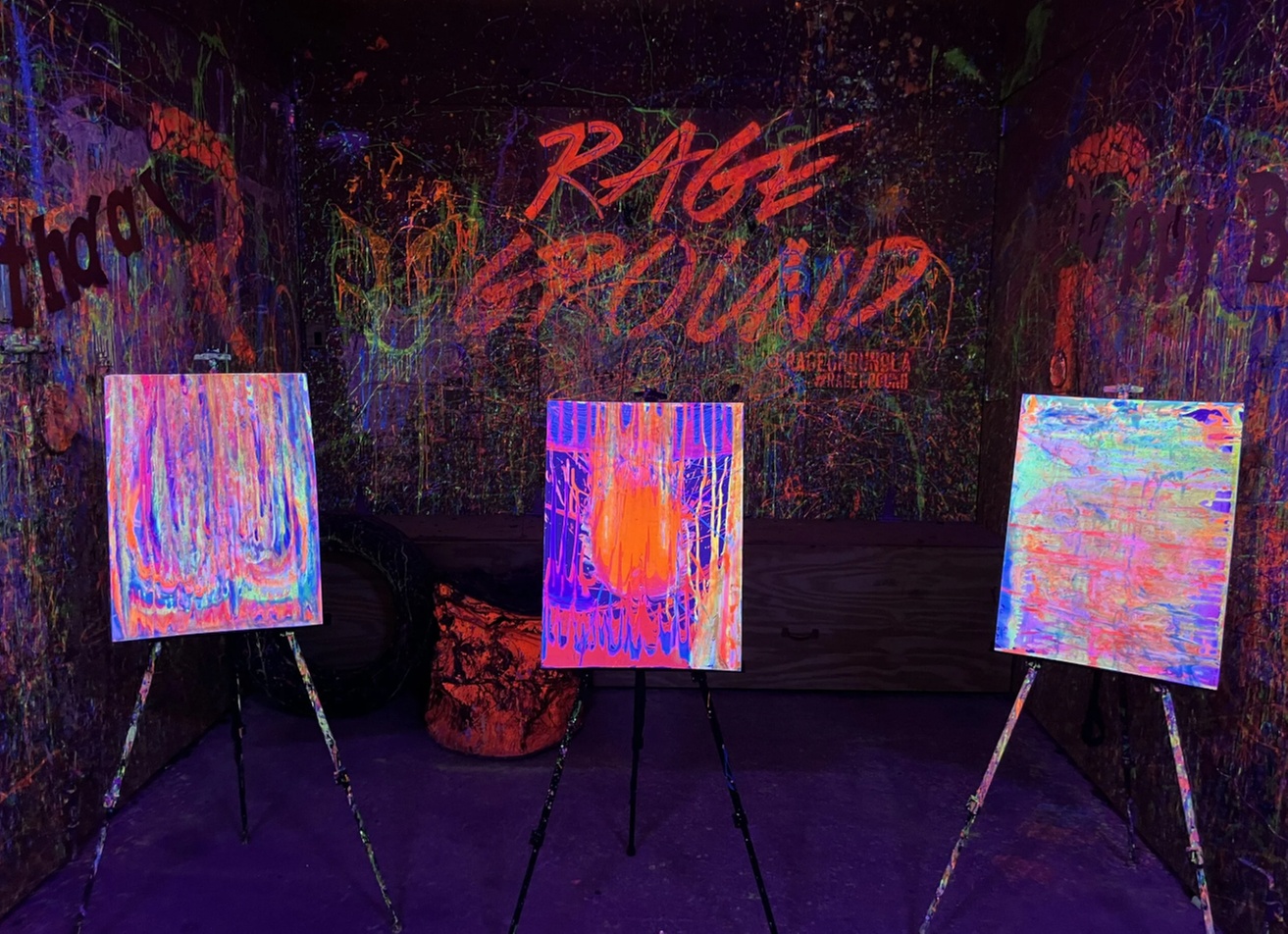 Black Light Paint Splatter Room – Los Angeles