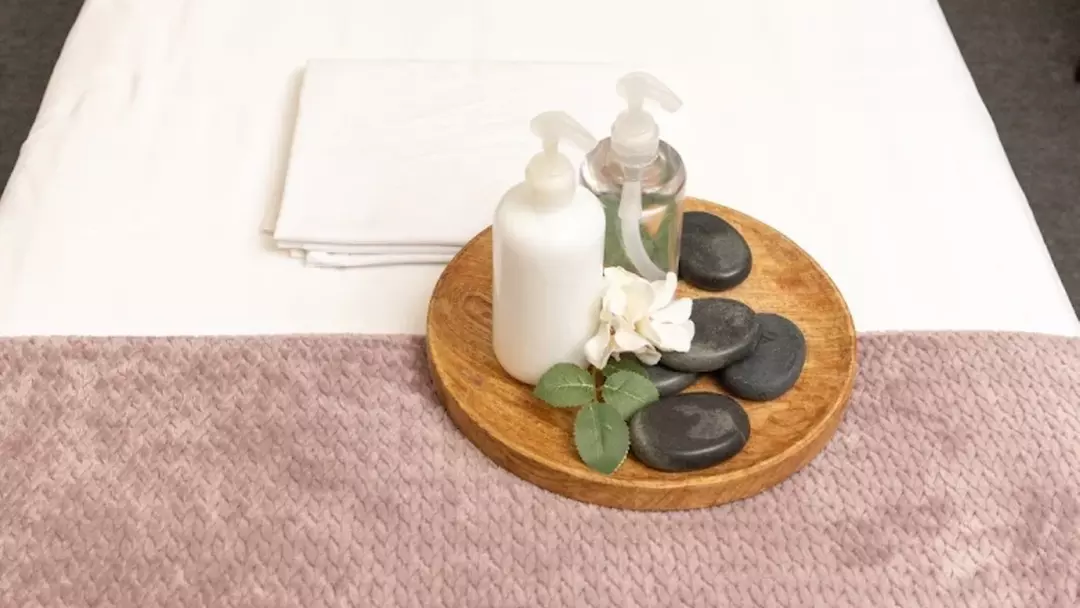 Relaxing Deep Tissue Massage with Hot Stones