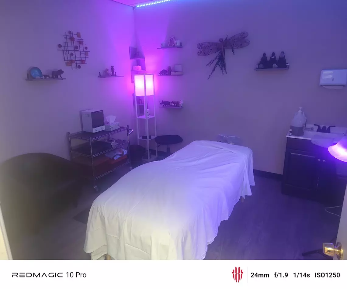 Relax with One or Two Sessions 60- or 90-Minute Massage Your Choice