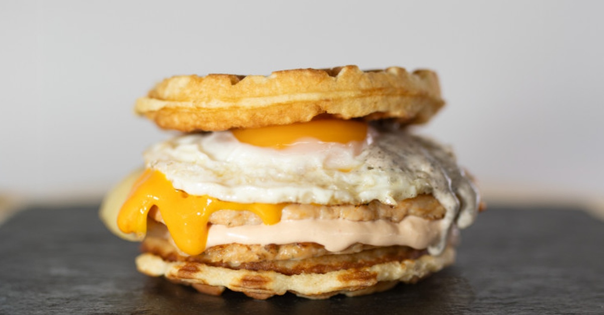 Menú de hamburguesas proteicas con bebida en Valencia
