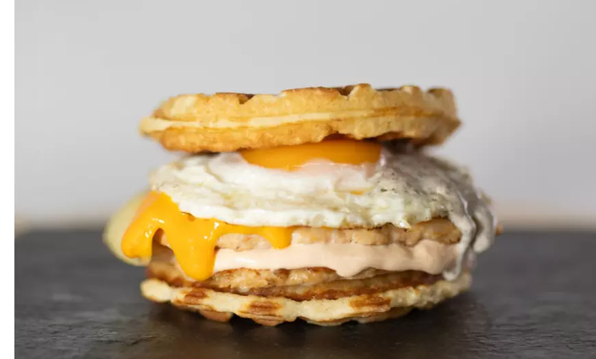 Image 1: Sabor y salud: menú de hamburguesas proteicas para 2 o 4 personas 