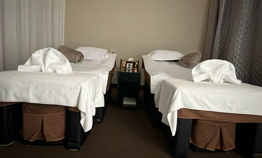 Image 6: Relaxing Foot and Body Massage with Hot Stones and Essential Oils


