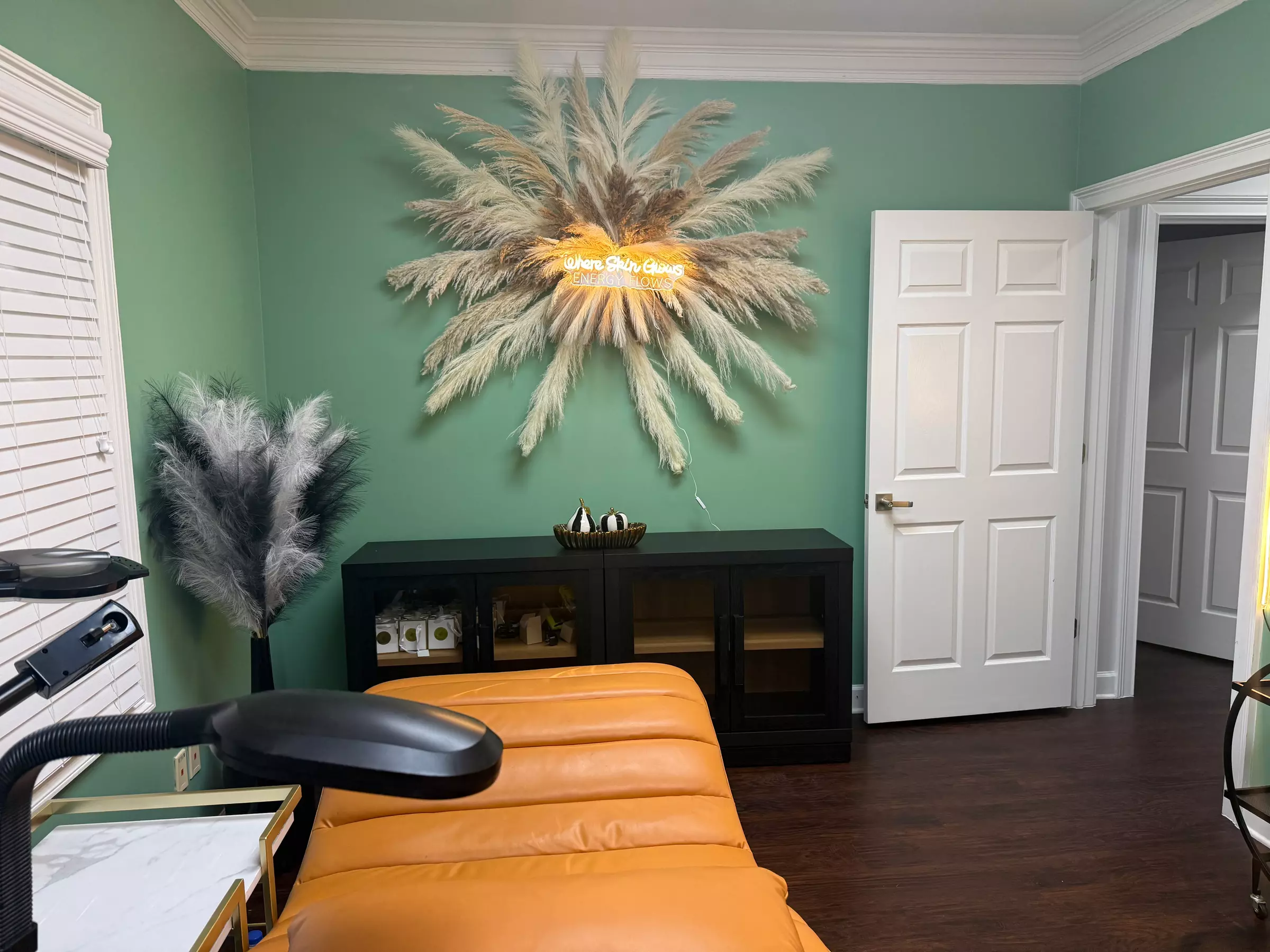 Choose from Popular 60-Min Facial Options — 1, 3, or 5 Sessions