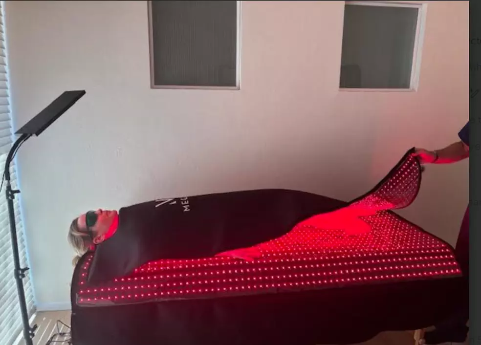 Red Light Therapy: Skin Rejuvenation, Pain Relief & Muscle Recovery