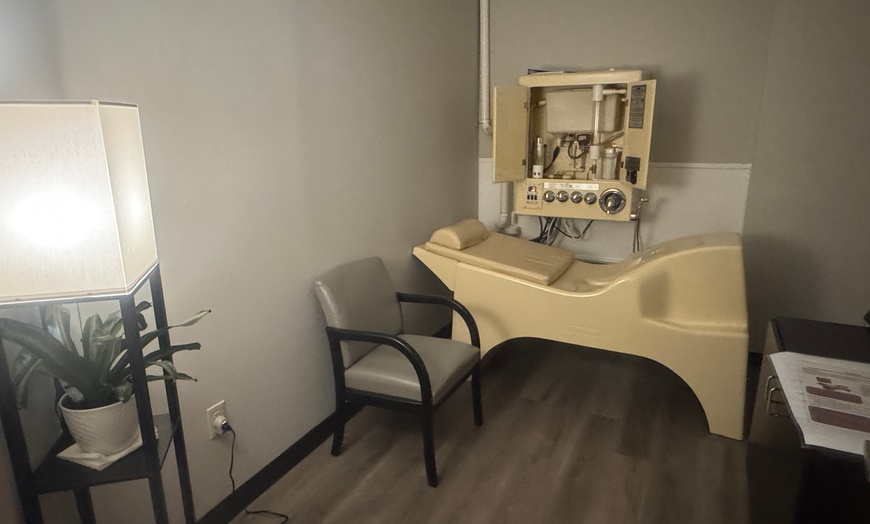 Image 4: Wellness Therapies: Infrared Sauna, Red Light, Pelvic Floor & More