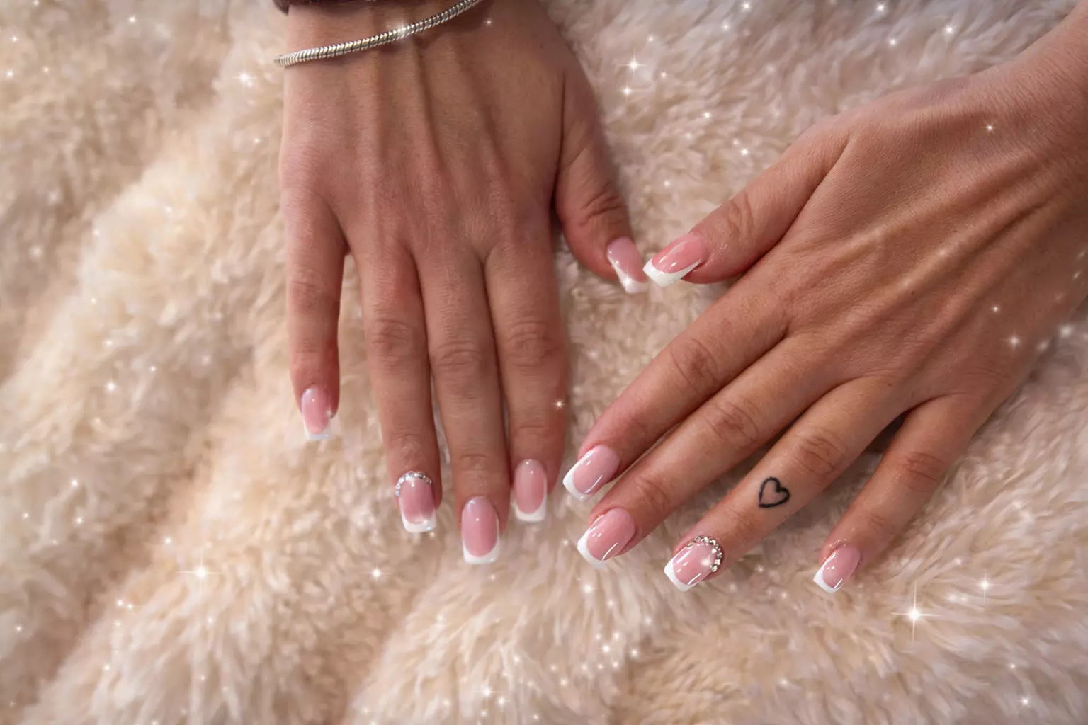 Pose complète en gel et capsule avec nail art