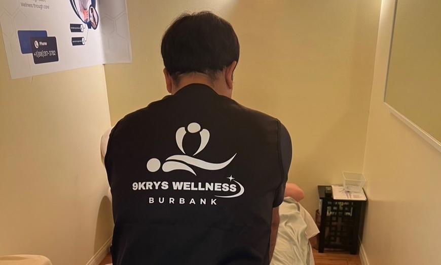 Image 2: Choose from 1, 3, or 5 Deep Tissue Massage Sessions
