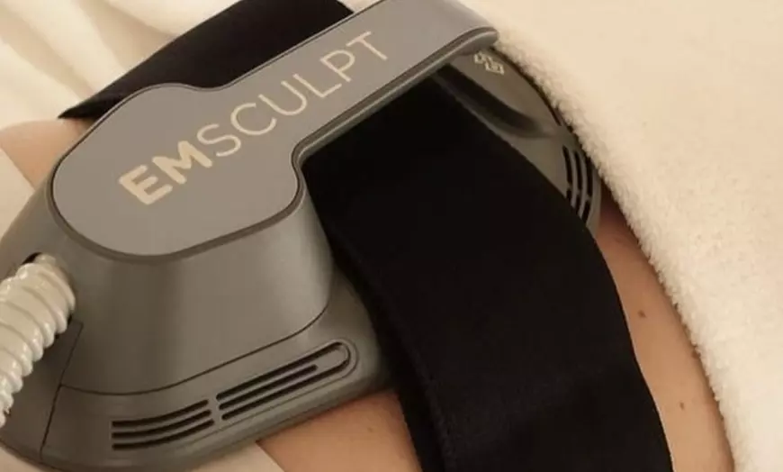 Image 4: Up to 73% Off on EMS (Electrical Muscle Stimulation) at Silhouette Lab