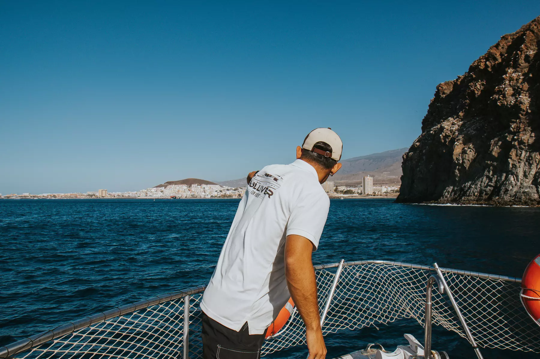 Diversión en el mar: excursión en yate con comida, bebida y juegos