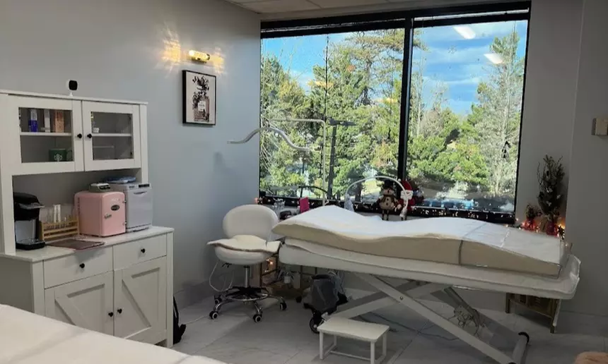 Transform Your Look with Eyelash Extensions, Lift, and Tint! 