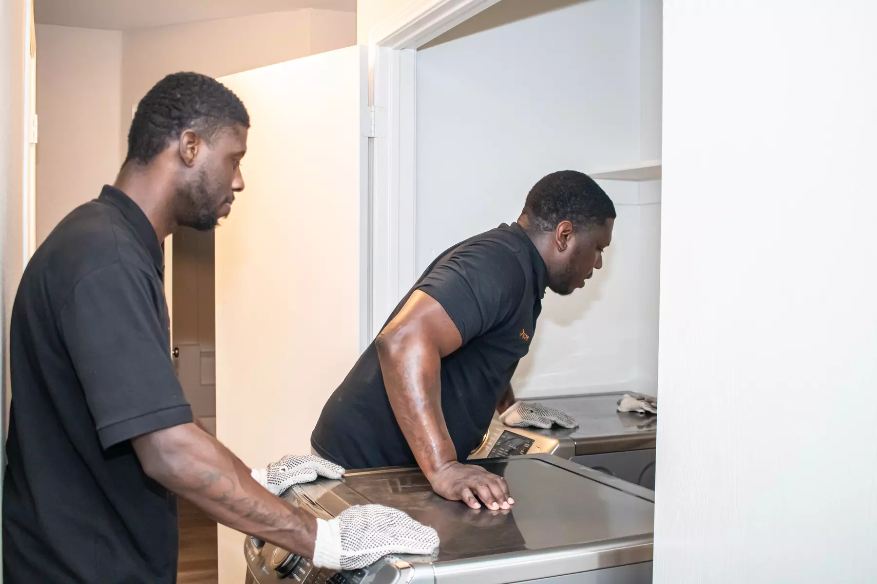 2, 3 or 4 Hours of Moving with 2, 3 or 4 Movers and a Truck