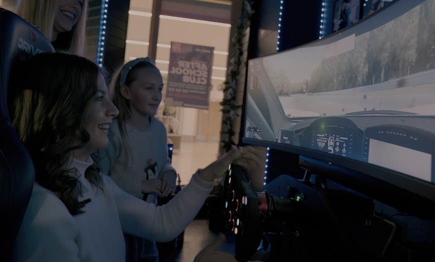 Image 6: Exciting with 30 or 60 Minute of SIM Racing Experience For One or Two