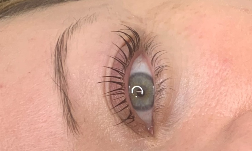 Image 1: Get Flawless Lashes with Eyelash Lift & Tint Special
