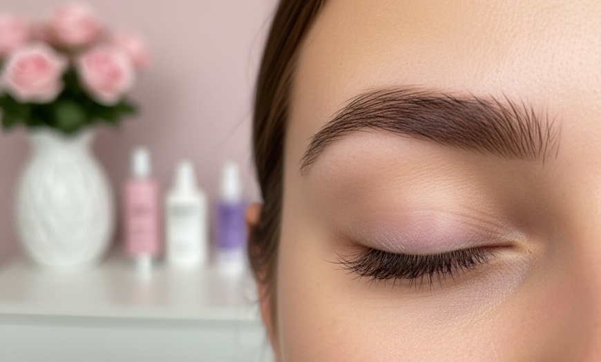 Image 2: Browlift ou extension de cils à Saint-Laurent-du-Var