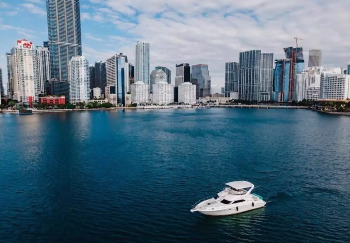 Bella Boats Yacht Charter – Miami Bay Area Cruises