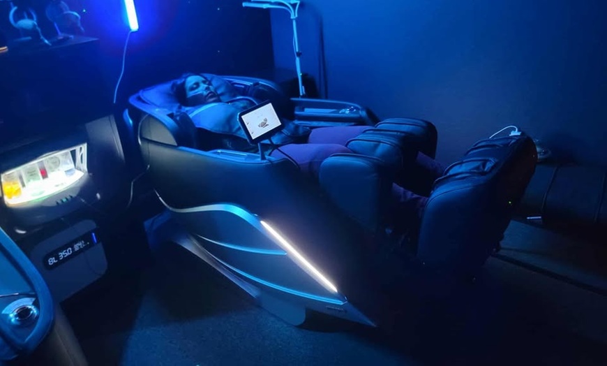 Image 3: High-Flow Oxygen Bar in 4D Massage Chair – 30, 60, or 90-Minute Sessions (Up to 50% Off)