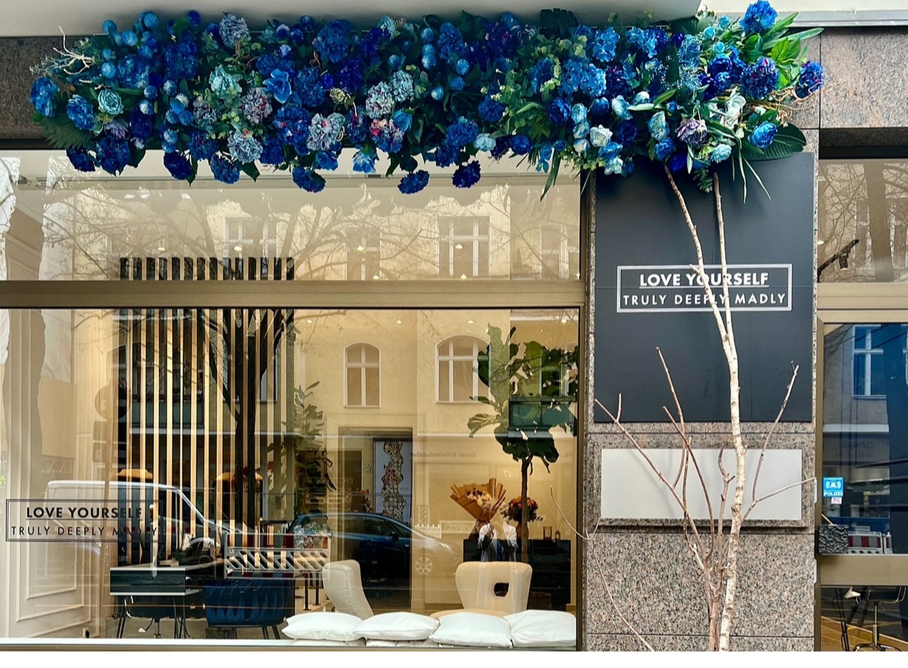 30 Min. Premium Maniküre oder SPA Pediküre (ohne Lack) für 1 Person