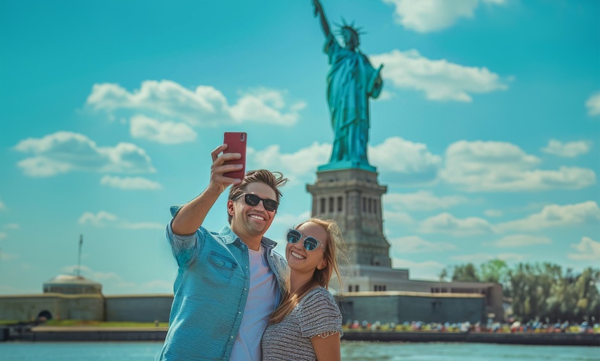 Image 1: Explore NYC's Iconic Sights with a 2-hour City Tour