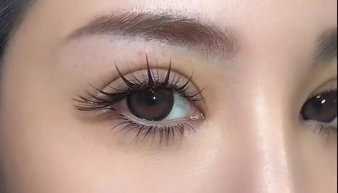 Up to 30% Off on Eyelash Extensions at Simple Beauty - Second Medium