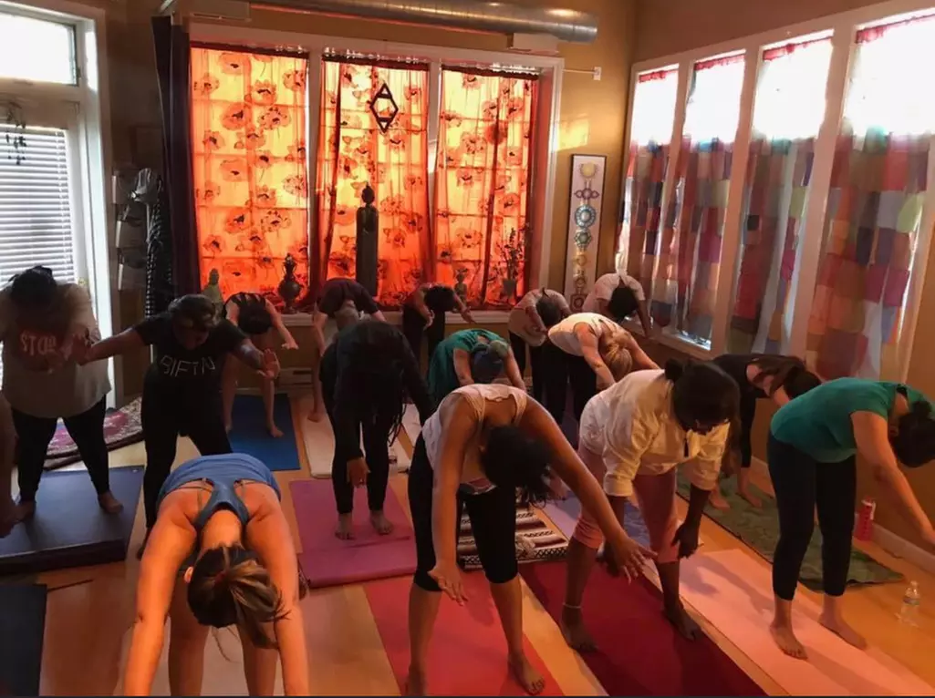 Kundalini Yoga Classes – Transformative Experience