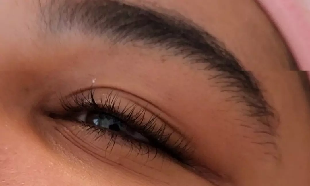 Enhance Your Look: One Eyelash Lift Treatment with Optional Tinting