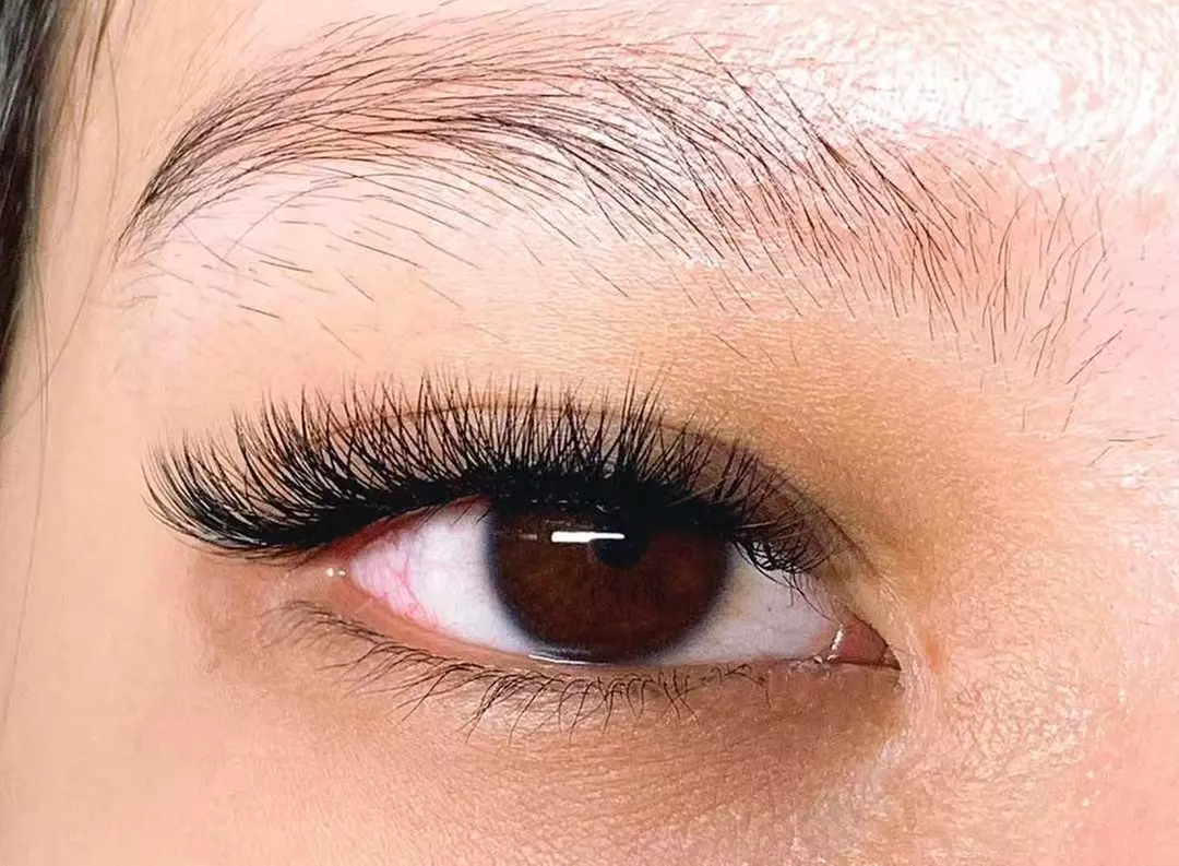 Up to 37% Off on Eyelash Extensions at summer nail spa &lash