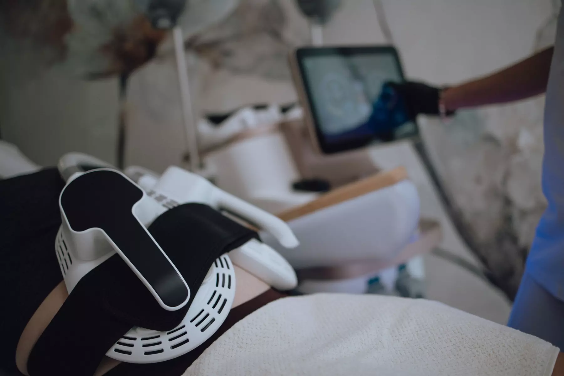 Do 30% zniżki na EMS (elektryczna stymulacja mięśni) w PREMIUM LASER - Kraków - DEPILACJA LASEROWA