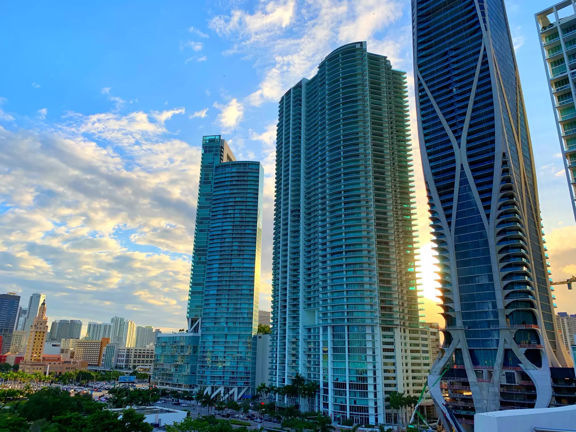 Explore Miami’s Iconic Landmarks: Double-Decker Tour and Boat Tour