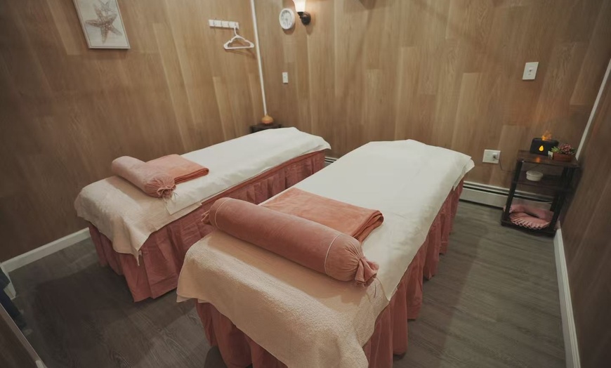 Image 2: Soothing Couples Massages & Spa Escape in Midtown Manhattan
