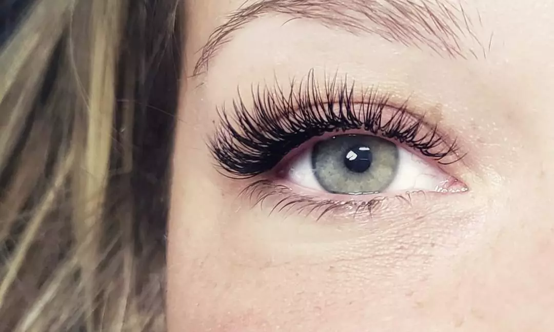 Full Set of Eyelash Extensions at Pretty in Wink (36% Off) - Primary Image