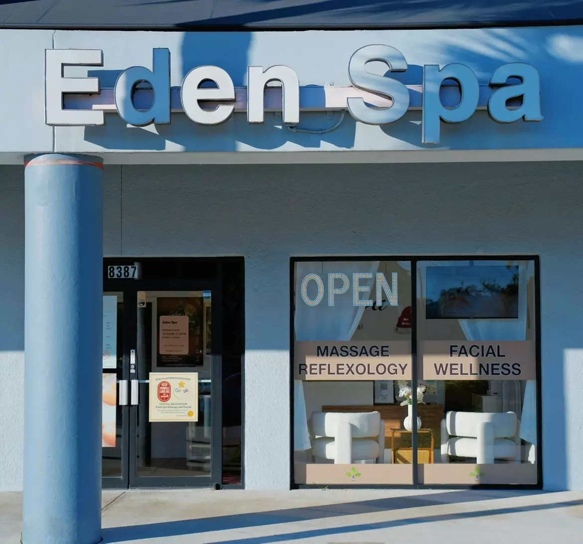 30-Min Full Body Massage w/Aromatherapy, Hot Stones, Hot Towel, & More