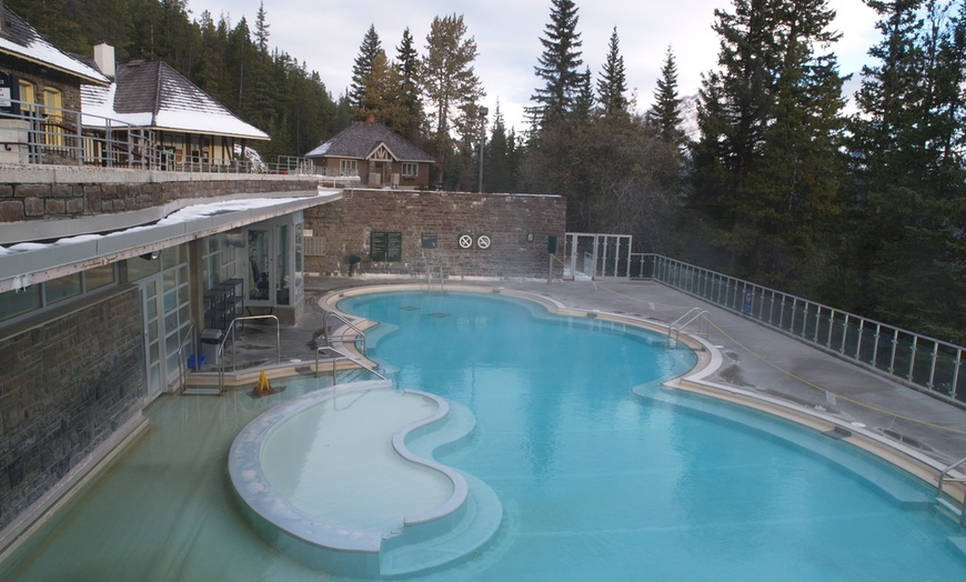 Image 7: Experience Banff Gondola, Hot Springs & 3 Lakes Tour for 1 or 2 People