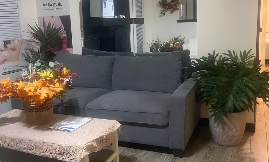 Image 5: Rediscover Your Zen with a 60 or 90min Couples Massage