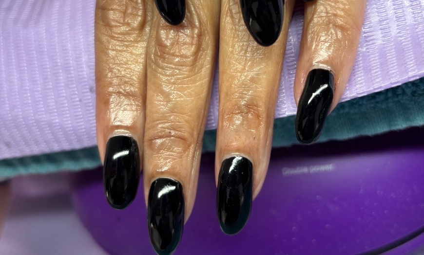 Image 5: Treat Yourself to One Classic or Gel Manicure or/and Pedicure Sessions